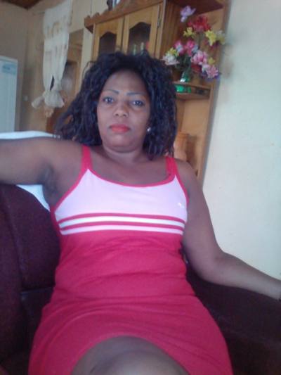 Annie 48 ans Yaoundé Cameroun