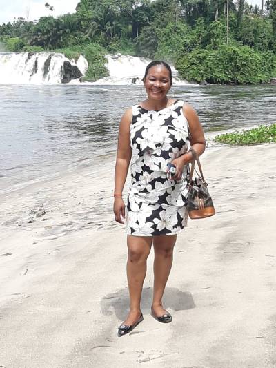 Béatrice 52 ans Yaoundé  Cameroun