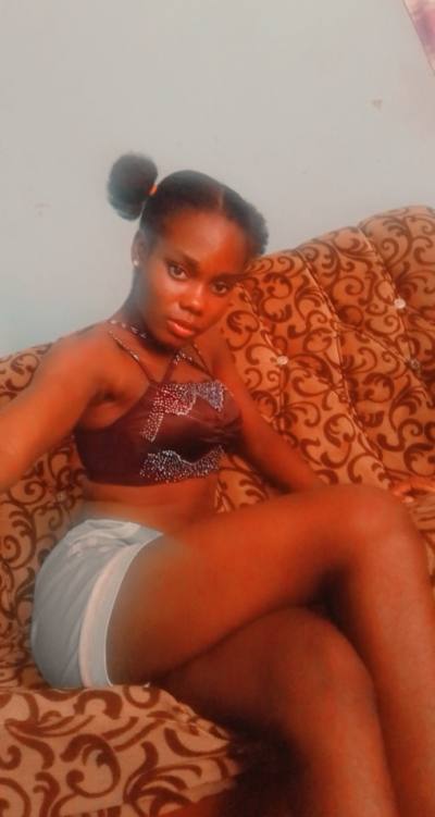 Julsyve 23 ans Cotonou Bénin