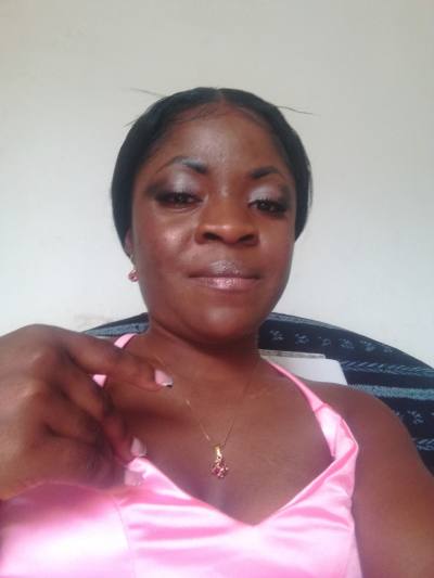 Natacha 23 ans Nfoundi Cameroun