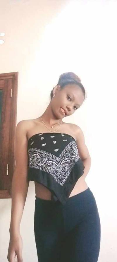 Fabiola 20 ans Toamasina Madagascar