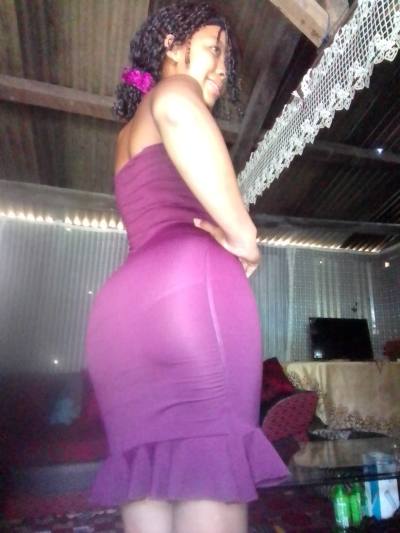 Angelina 24 ans Soanierana-ivongo Madagascar