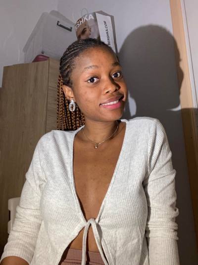 Lorrianne 25 ans Douala  Cameroun