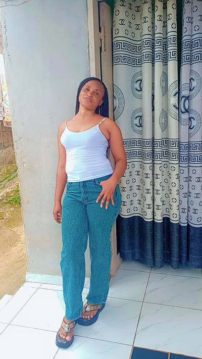 Aurelie 36 Jahre Yaoundé 1 Kamerun