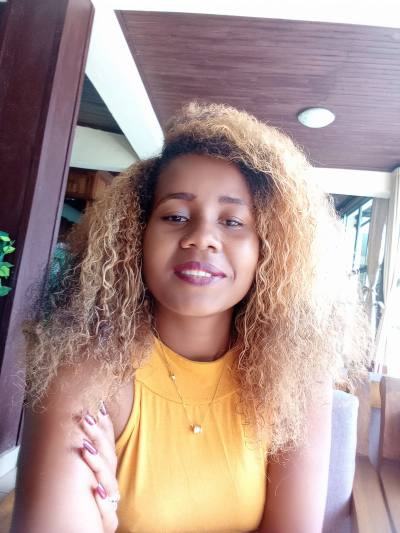 Ginah 34 ans Tananarive Madagascar