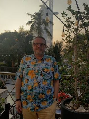 Hubert 62 ans Dubai Autre