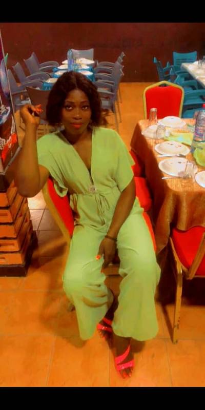 Lucresse 36 ans Kribi Cameroun