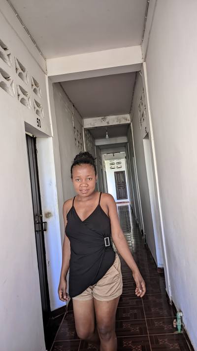 Frangie 27 ans Vohemar Madagascar