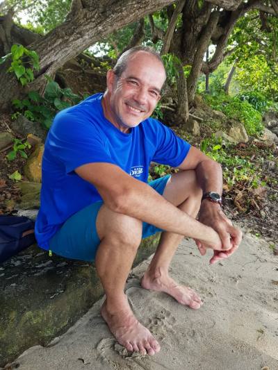 Luc 54 ans Ste Marie  Martinique