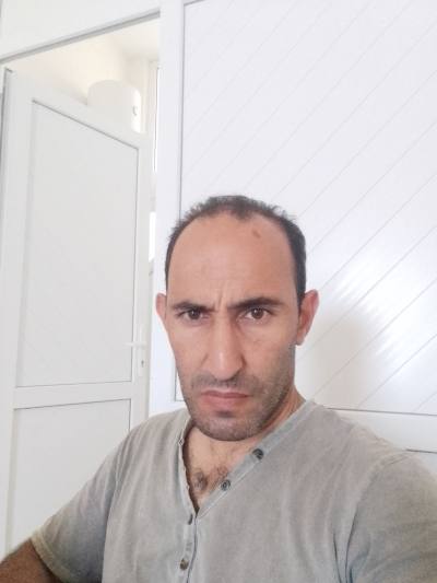 Jo 38 ans Non Binaire  Maroc