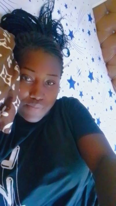 Paulette 29 Jahre Yaoundé Kamerun