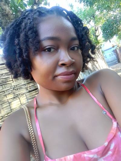 Madonna 19 ans Toamasina Madagascar