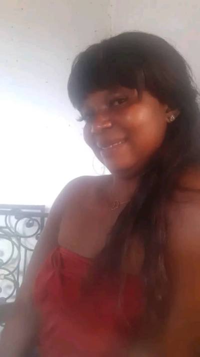 Marie 34 years Yaoundé 4 Cameroon