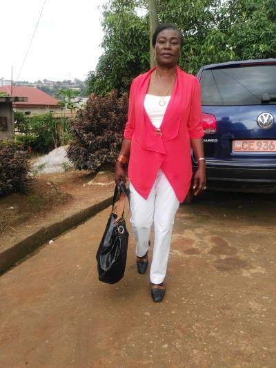 Albertine 46 ans Yaoundé 5eme Cameroun