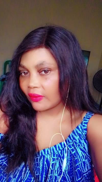 Sarah 39 ans Douala  Cameroun