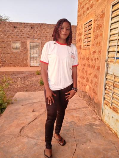 Marie 31 Jahre Ouagadougou  Burkina Faso