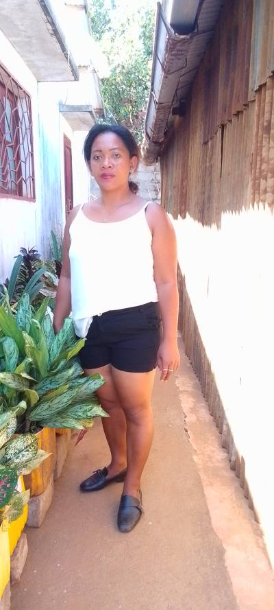 Maristine 40 ans Diego Suarez  Madagascar