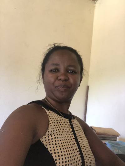 Miana 46 ans Vohemar  Madagascar