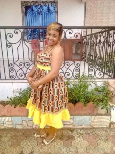 Brigitte 29 Jahre Yaounde Kamerun