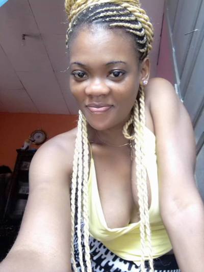 Benedicte 26 ans Douala Cameroun