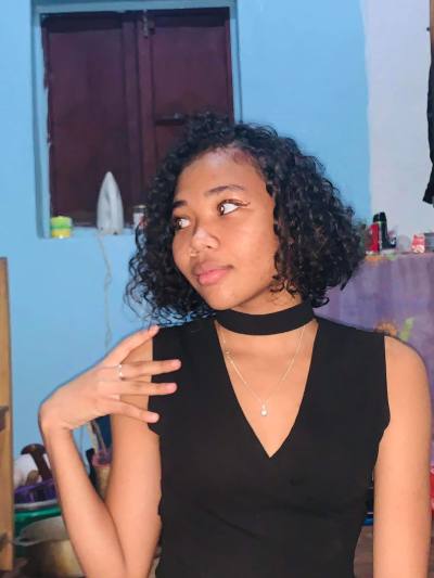 Layla 23 ans Antananarivo  Madagascar