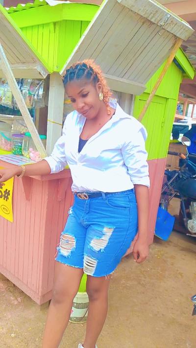 Christelle 32 Jahre Mairie De Mbalmayo  Kamerun