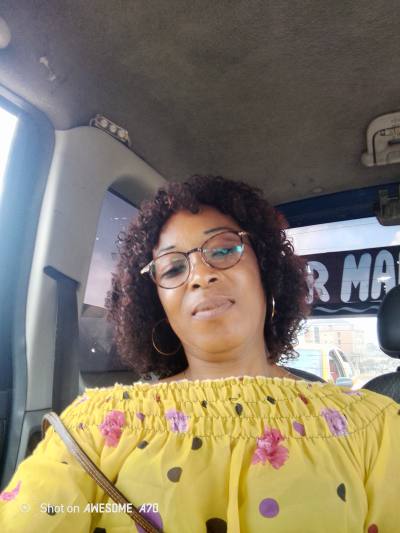 Rosine 45 ans Yaoundé  Cameroun