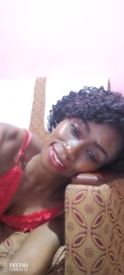 Elisabeth 39 Jahre Yaoundé Cameroun