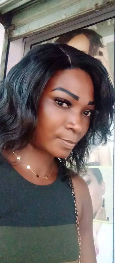 Rosalie 38 Jahre Beti  Cameroun