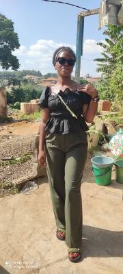 Aline 34 Jahre Yaoundé Kamerun