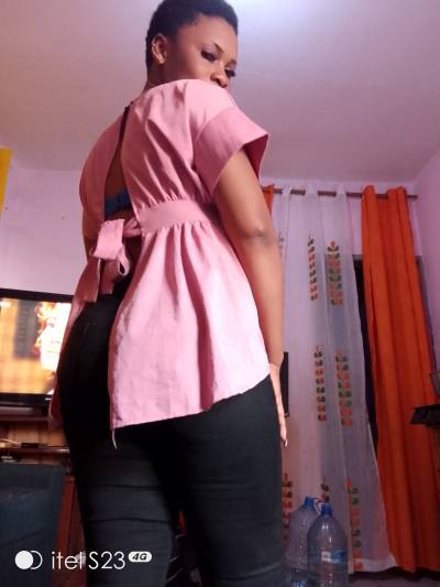 Seraphine 32 ans Yaoundé  Cameroun