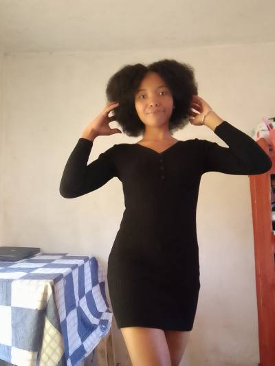 Ninie 22 ans Antsirabe Madagascar