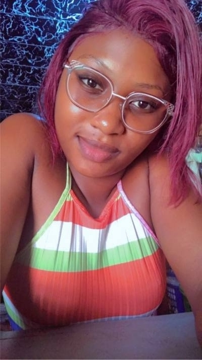 Evana 21 ans Yaoundé  Cameroun