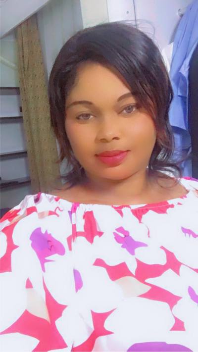 Seraphine 35 ans Yaoundé  Cameroun