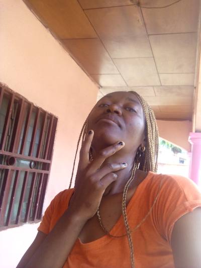 Emily 38 ans Yaoundé Cameroun