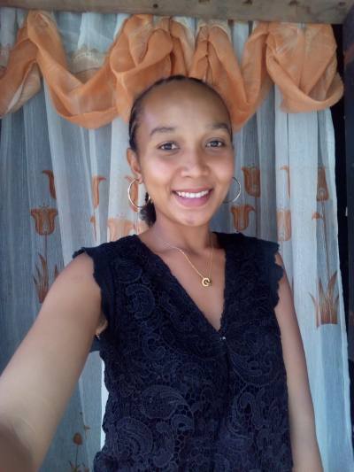 Emelucia 25 ans Sambava Madagascar