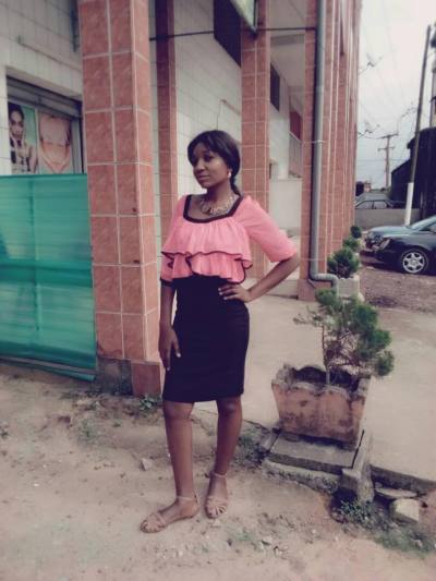 Rosine 32 ans Littoral Cameroun