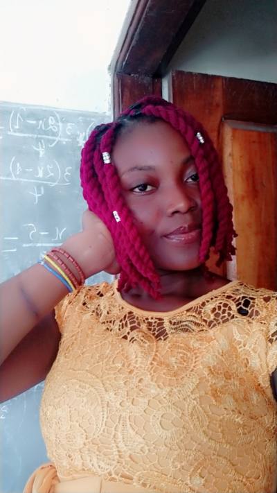 Anna 24 ans Lomé  Togo