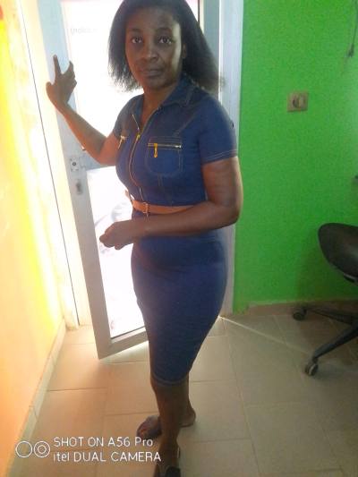 Marie 36 ans Yaoundé Cameroun