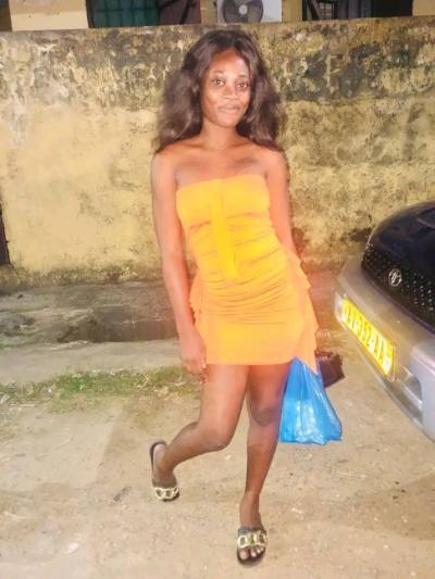 Coumba 32 ans Libreville  Gabon