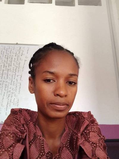 Vololona 31 ans Ambilobe  Madagascar