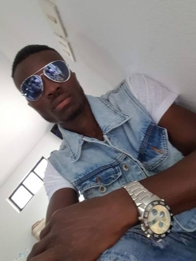 Mamadou  28 ans Amantea Italie