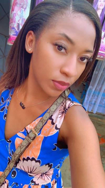 Marie 27 years Yaoundé 6 Cameroon