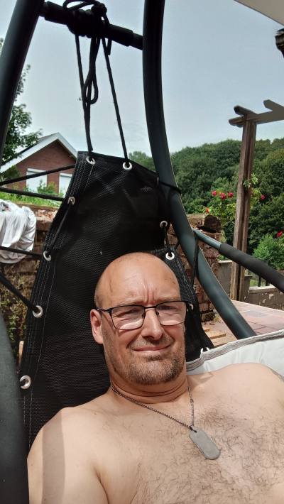 Cedric 47 ans Walcourt Belgique