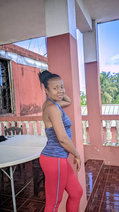 Frangie 27 ans Vohemar Madagascar