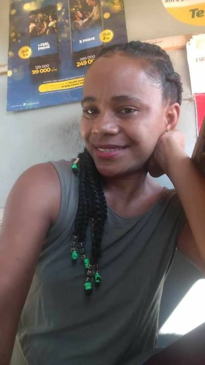 Rosalia 39 ans Fenerive Est Madagascar