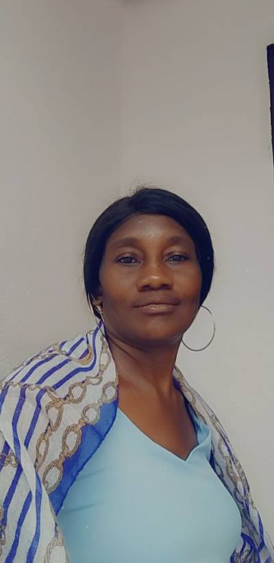 Lydie 42 ans Kribi  Cameroun