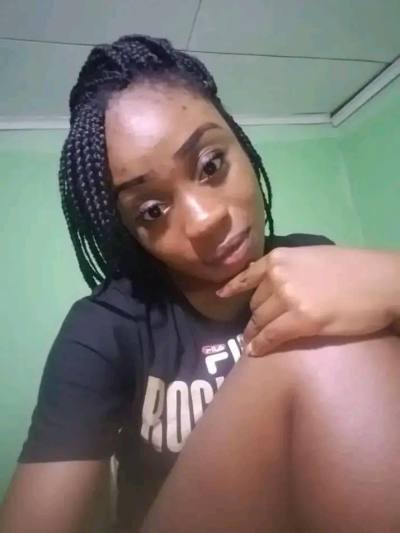 Eva 26 ans Yaoundé 4 Cameroun