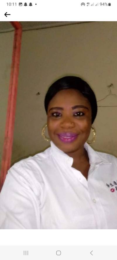 Diane 35 years Douala  Cameroon