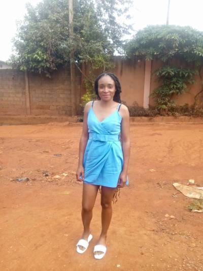 Nina 29 ans Yaoundé Cameroun